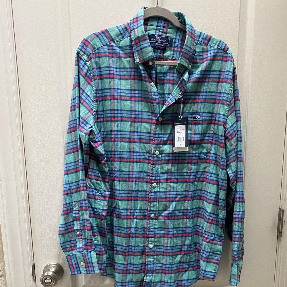 Vineyard vines classic fit tucker shirt NWT